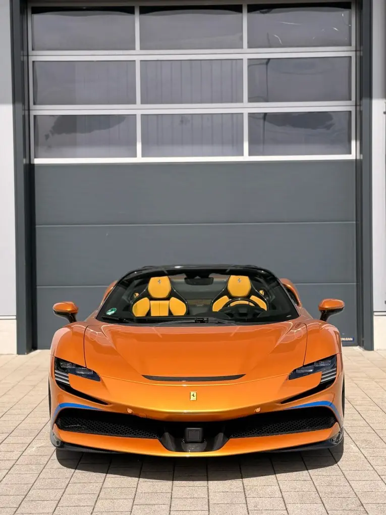Ferrari SF90 Spider Tailor Made 2025, vue avant — Monaco Super Car Rental, Monaco