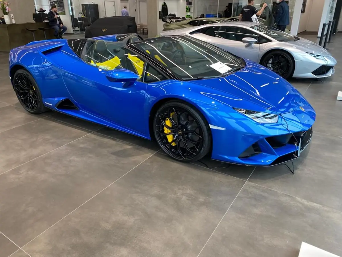 Lamborghini Huracan Evo Spyder 2022, vue avant — Monaco Super Car Rental, Monaco
