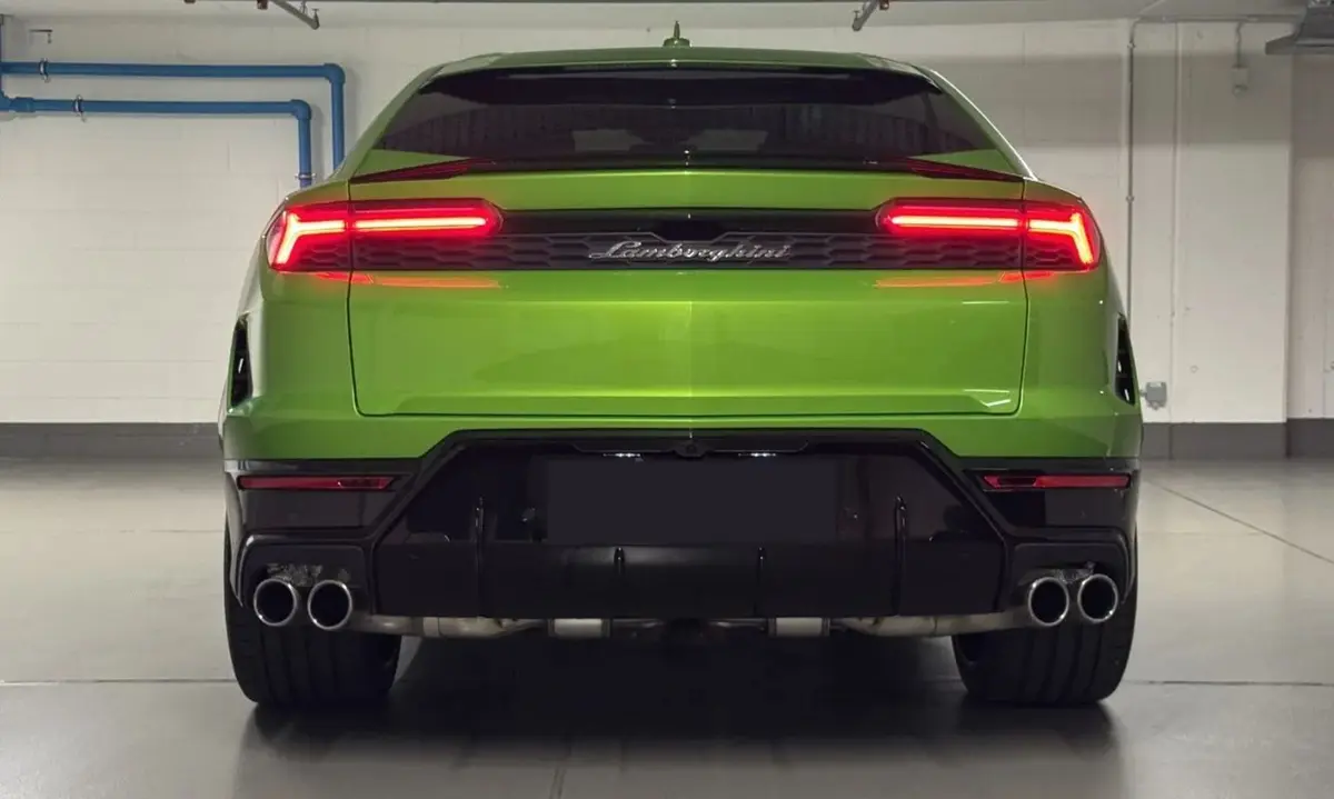 Lamborghini Urus SE 2026, vue arrière — Monaco Super Car Rental, Monaco